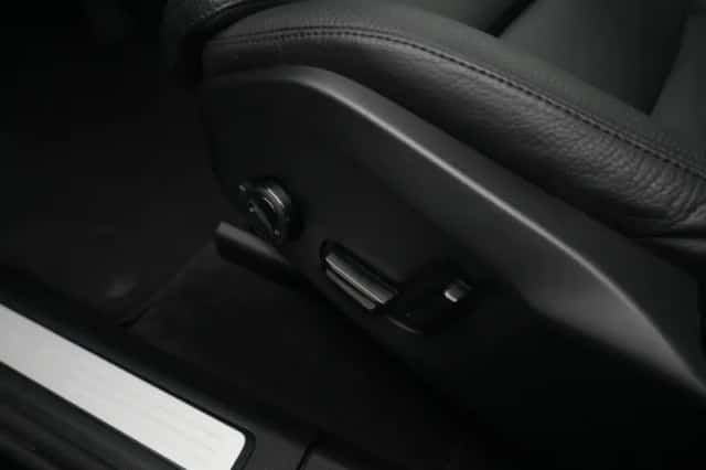 Volvo XC60 (2025) thumbnail 32