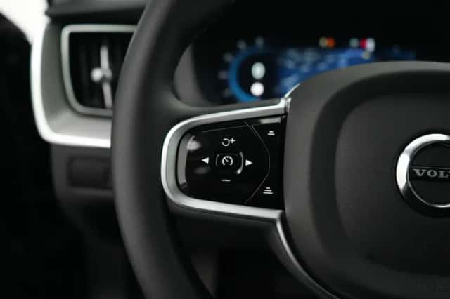 Volvo XC60 (2025) thumbnail 36