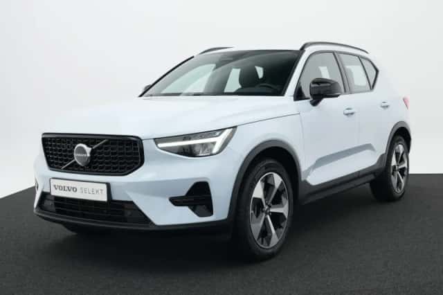 Volvo XC40 (2025) thumbnail 1