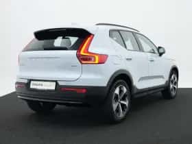 Volvo XC40 (2025) thumbnail 2