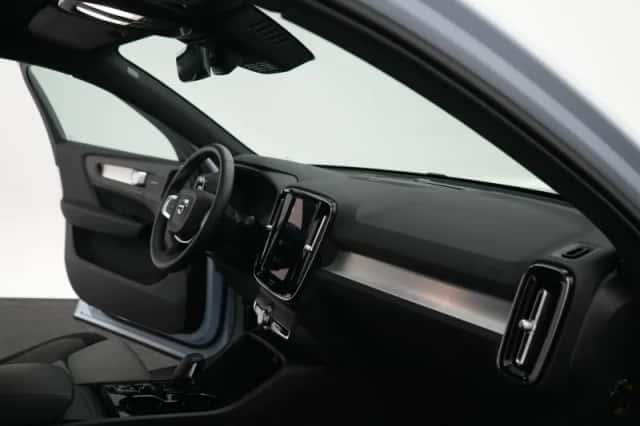 Volvo XC40 (2025) thumbnail 12