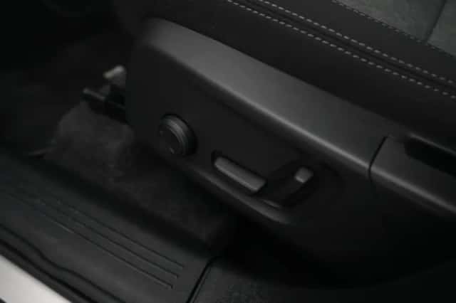 Volvo XC40 (2025) thumbnail 29