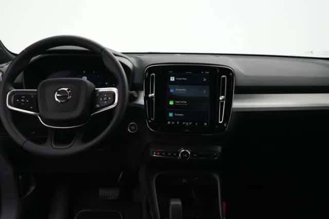 Volvo XC40 (2025) thumbnail 7