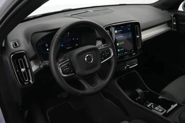 Volvo XC40 (2025) thumbnail 8
