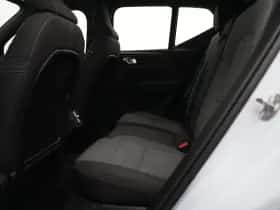 Volvo XC40 (2025) thumbnail 10