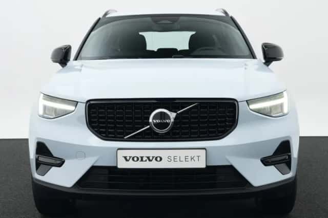Volvo XC40 (2025) thumbnail 5