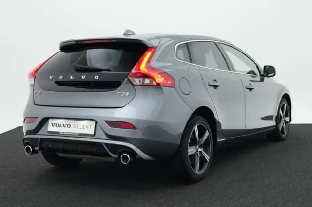 Volvo V40 (2019) thumbnail 2