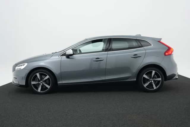 Volvo V40 (2019) thumbnail 3