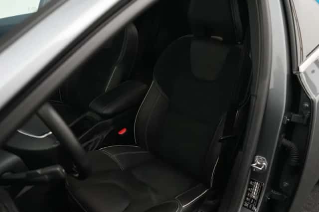 Volvo V40 (2019) thumbnail 25