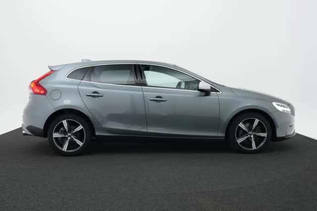 Volvo V40 (2019) thumbnail 4