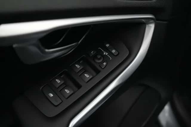 Volvo V40 (2019) thumbnail 42