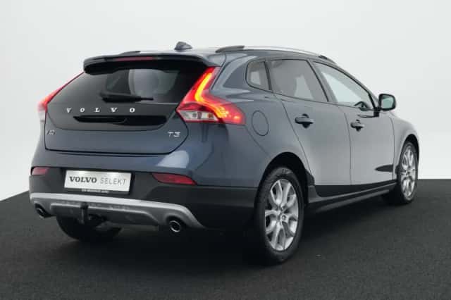 Volvo V40 (2019) thumbnail 2