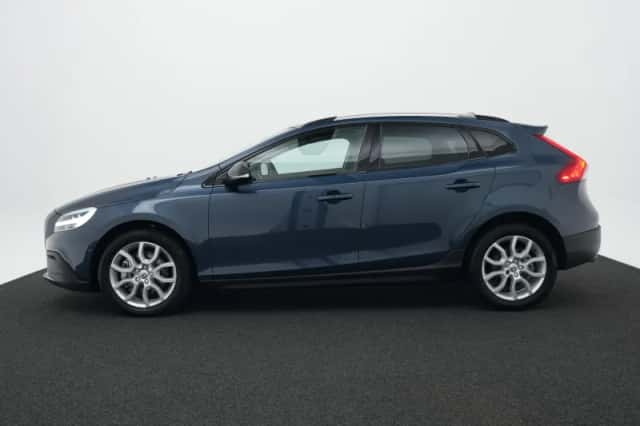 Volvo V40 (2019) thumbnail 3
