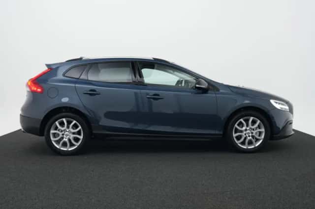 Volvo V40 (2019) thumbnail 4
