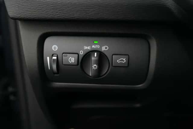 Volvo V40 (2019) thumbnail 43