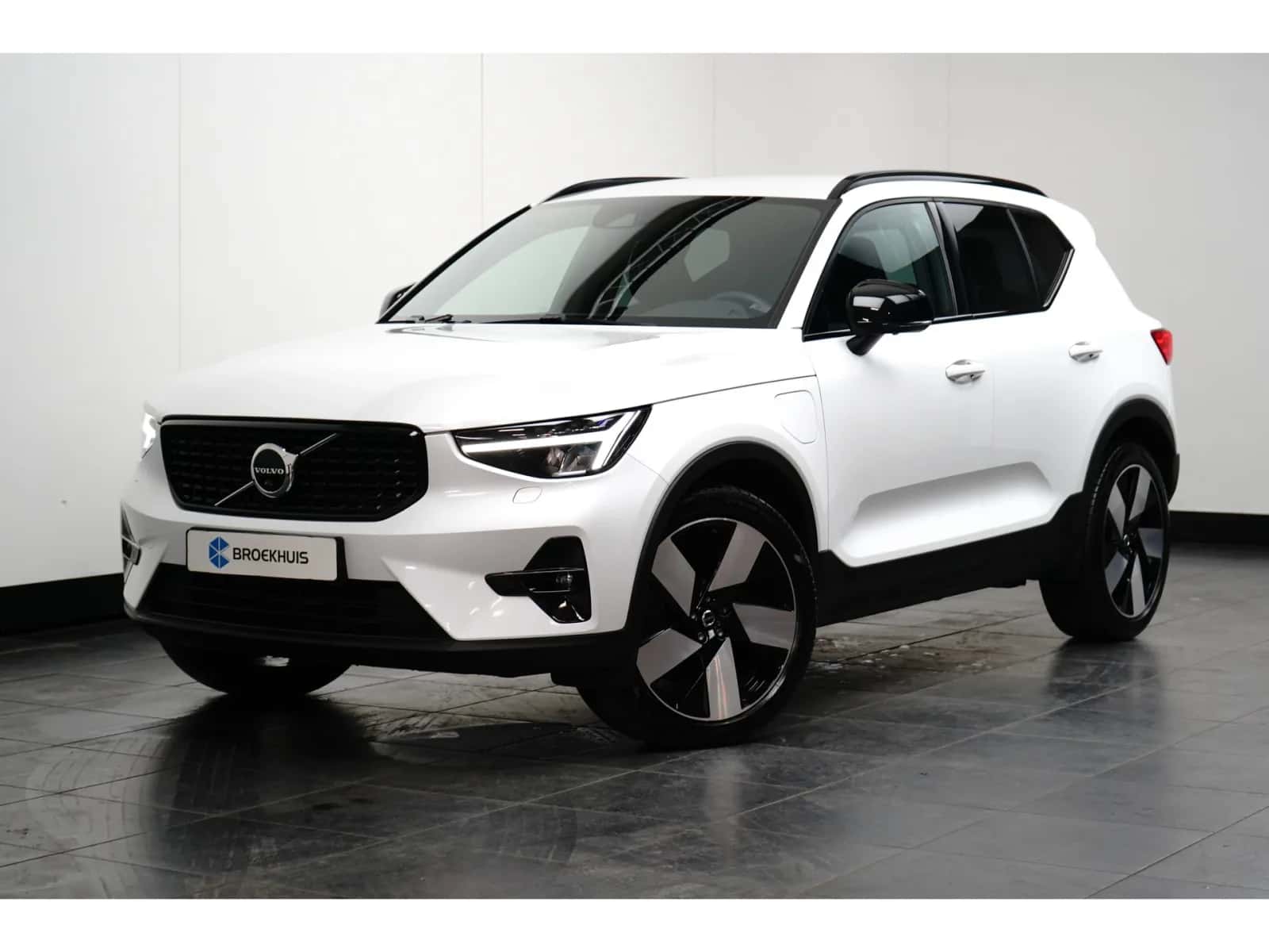 Volvo XC40 (2022) — foto 1