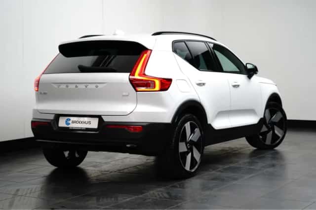 Volvo XC40 (2022) thumbnail 2