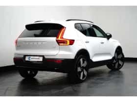 Volvo XC40 (2022) thumbnail 2