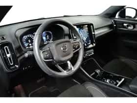Volvo XC40 (2022) thumbnail 7