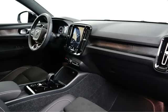 Volvo XC40 (2022) thumbnail 8