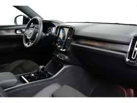 Volvo XC40 (2022) thumbnail 8