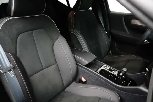 Volvo XC40 (2022) thumbnail 9