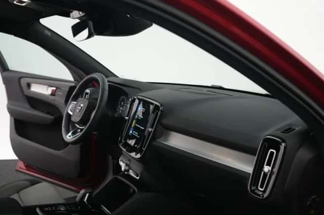 Volvo XC40 (2022) thumbnail 11