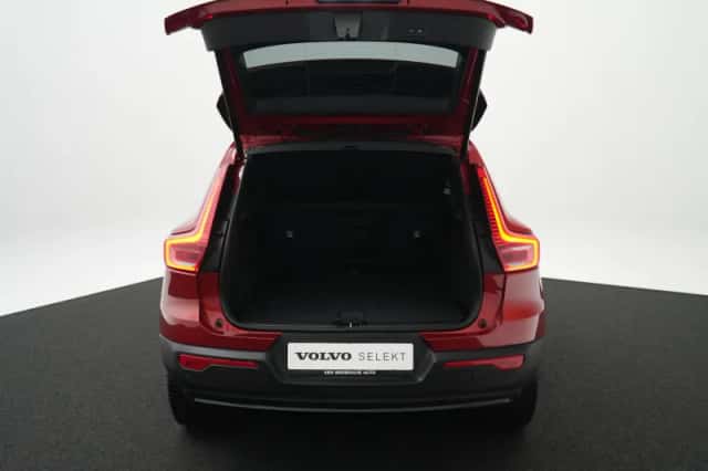 Volvo XC40 (2022) thumbnail 12