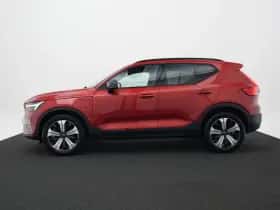 Volvo XC40 (2022) thumbnail 3
