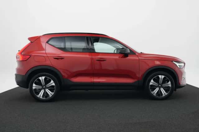 Volvo XC40 (2022) thumbnail 4