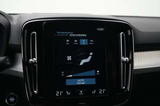 Volvo XC40 (2022) thumbnail 41