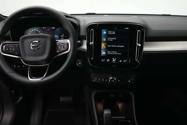 Volvo XC40 (2022) thumbnail 7