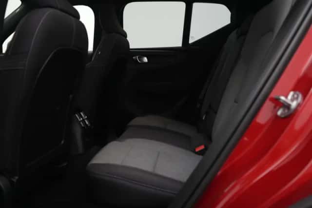 Volvo XC40 (2022) thumbnail 9