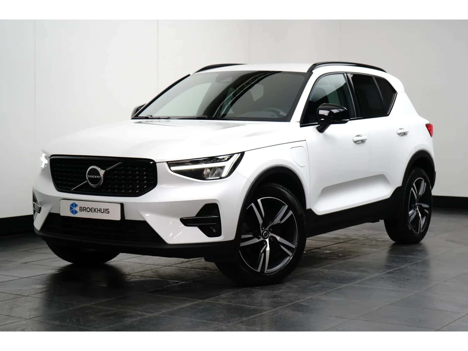 Volvo XC40 (2022) — foto 1