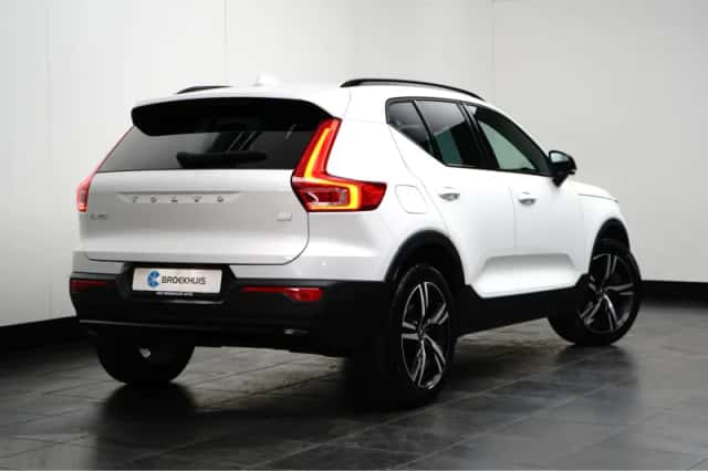 Volvo XC40 (2022) thumbnail 2