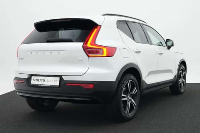 Volvo XC40 (2022) thumbnail 2
