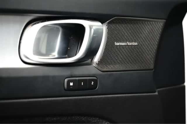Volvo XC40 (2022) thumbnail 16
