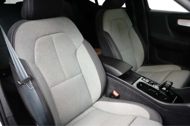Volvo XC40 (2022) thumbnail 9