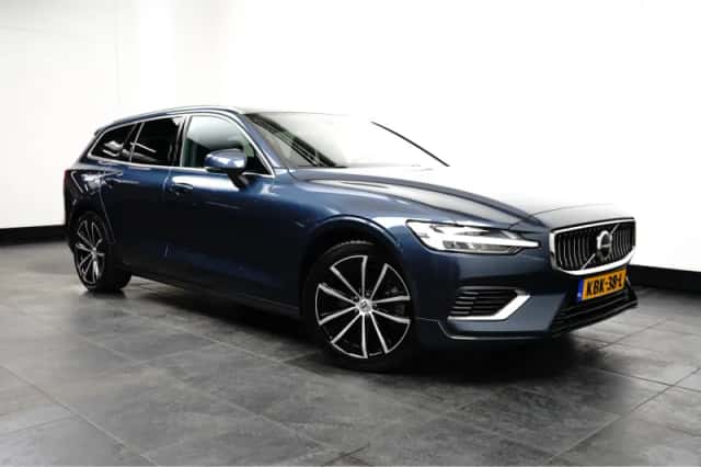 Volvo V60 (2022) thumbnail 4