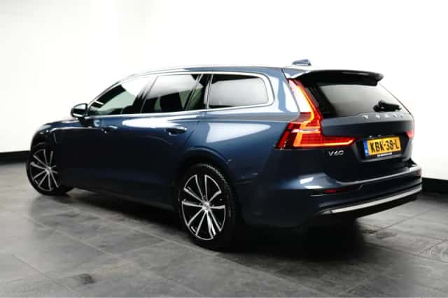 Volvo V60 (2022) thumbnail 5