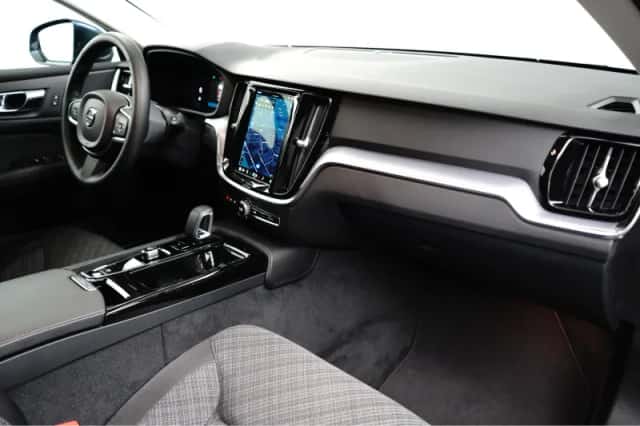 Volvo V60 (2022) thumbnail 8