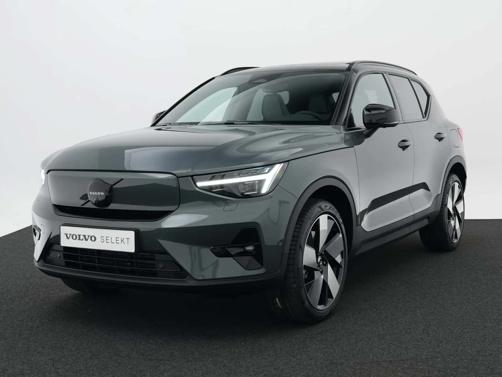 Volvo EX40 (2026) — foto 1