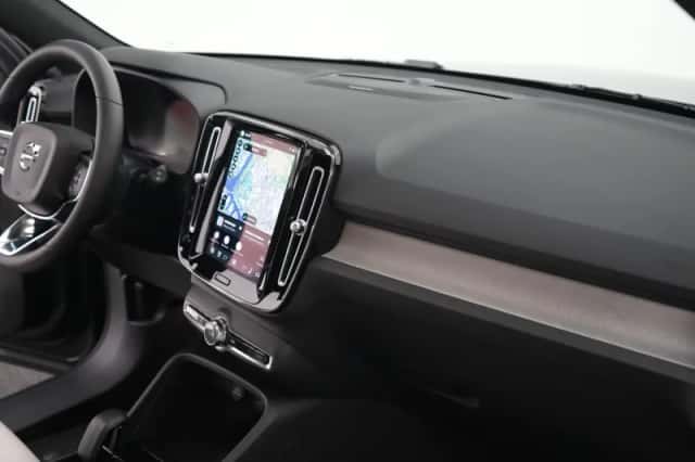 Volvo EX40 (2026) thumbnail 11