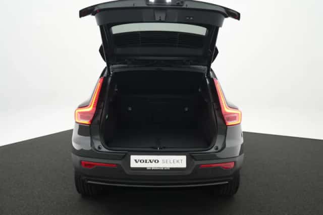 Volvo EX40 (2026) thumbnail 12