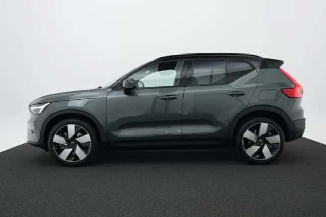 Volvo EX40 (2026) thumbnail 3