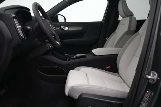 Volvo EX40 (2026) thumbnail 8