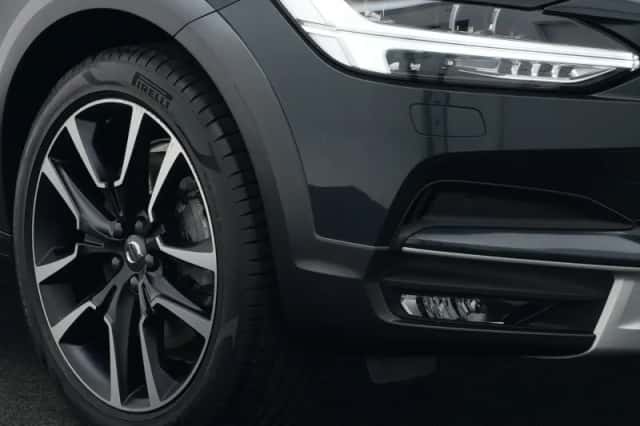 Volvo V90 (2018) thumbnail 18