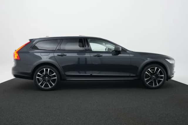Volvo V90 (2018) thumbnail 4