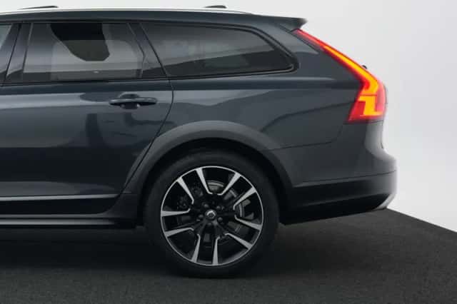 Volvo V90 (2018) thumbnail 35