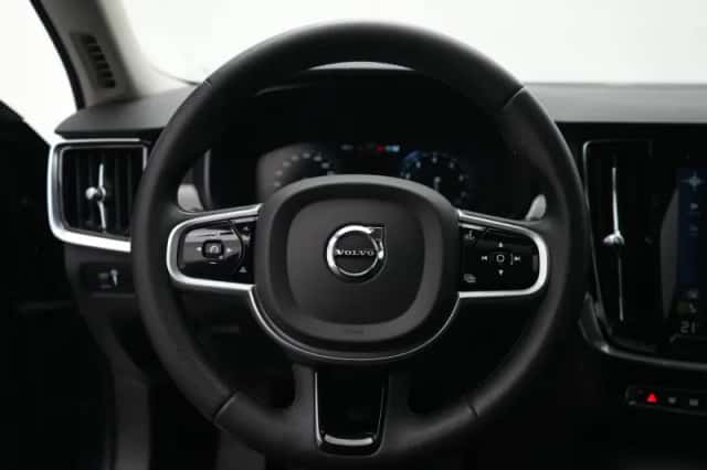 Volvo V90 (2018) thumbnail 36